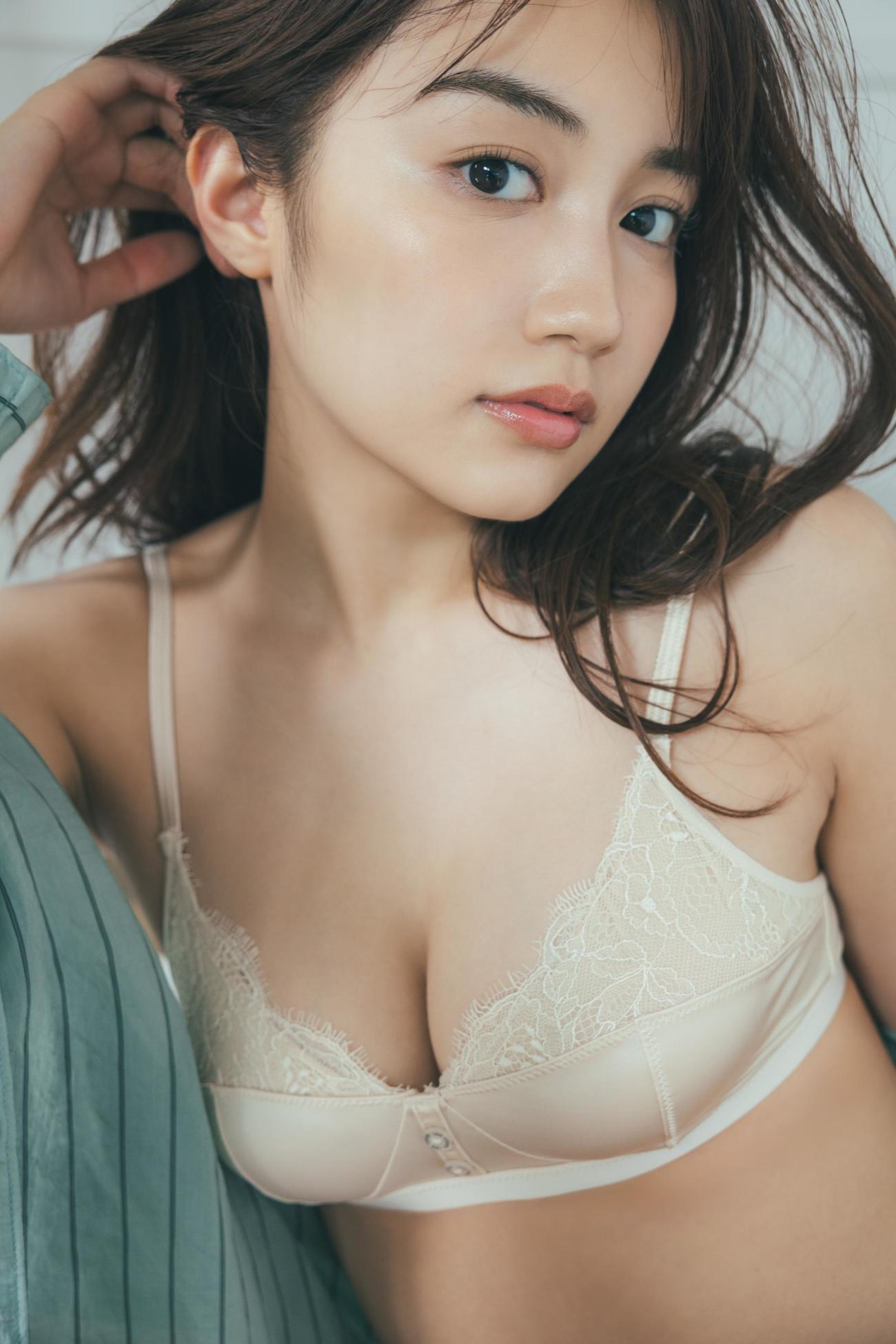 「週刊プレイボーイ」でグラビアを飾っている黒木ひかり（C）集英社／週刊プレイボーイ／東京祐