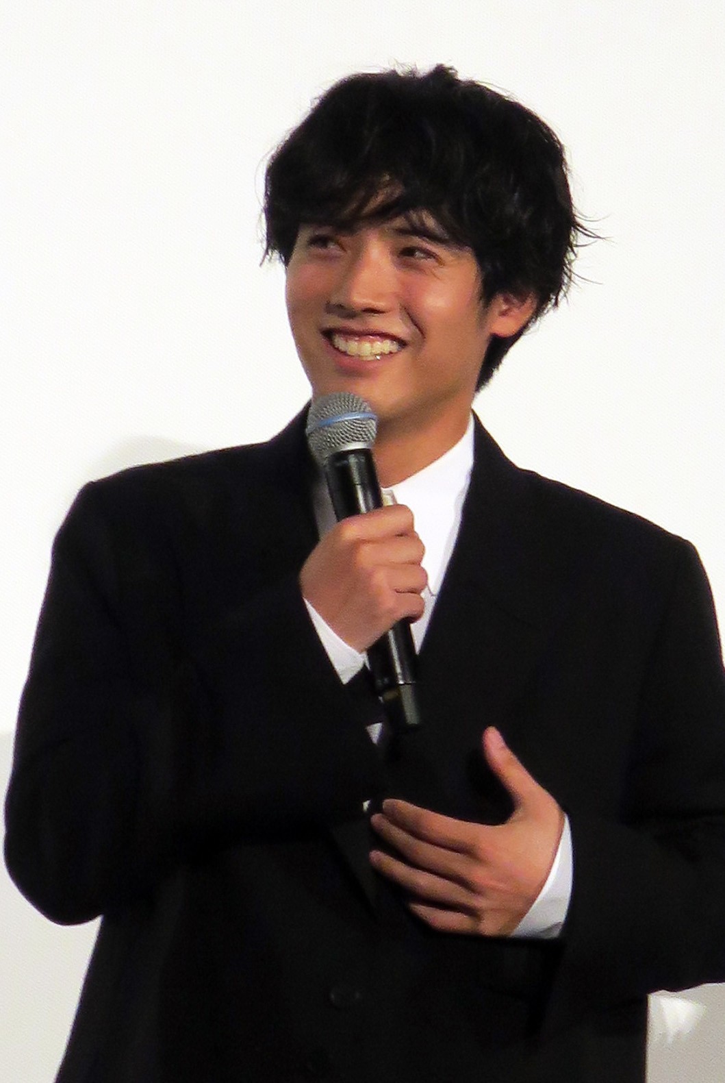 映画「もしも徳川家康が総理大臣になったら」大ヒット御礼舞台あいさつに登場した赤楚衛二