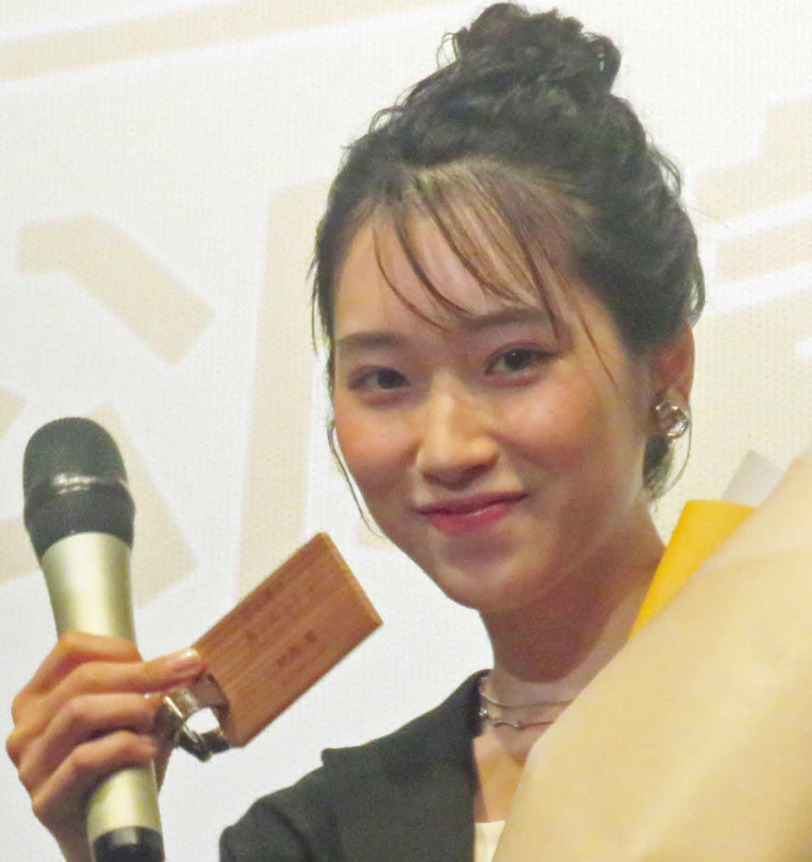 片岡凜（2024年6月撮影）