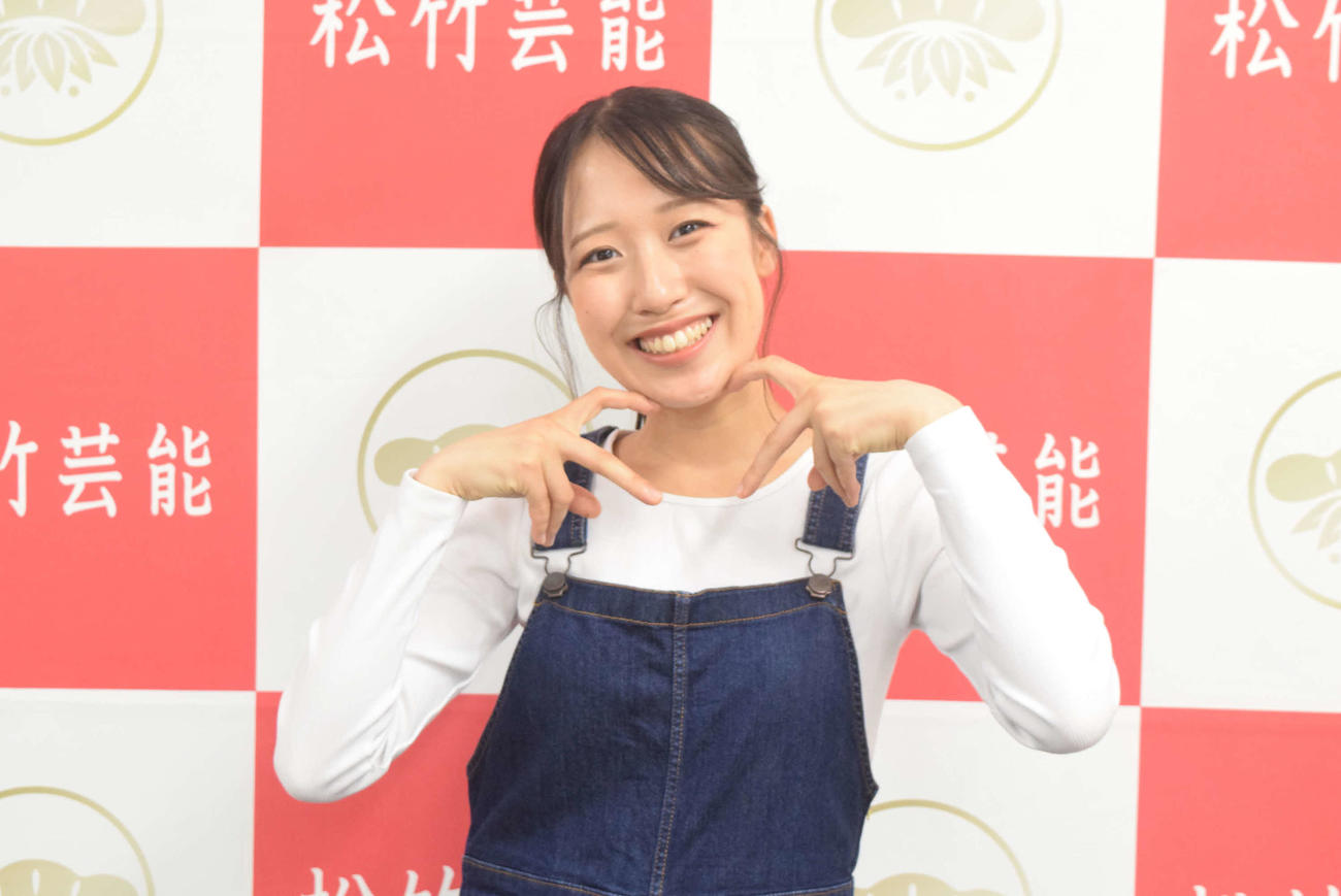 ポーズを取るくわがた心（撮影・阪口孝志）