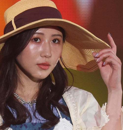 西野未姫、夫山本圭壱とペットショップCM出演　夫婦ツーショットに「めっちゃいい感じ」