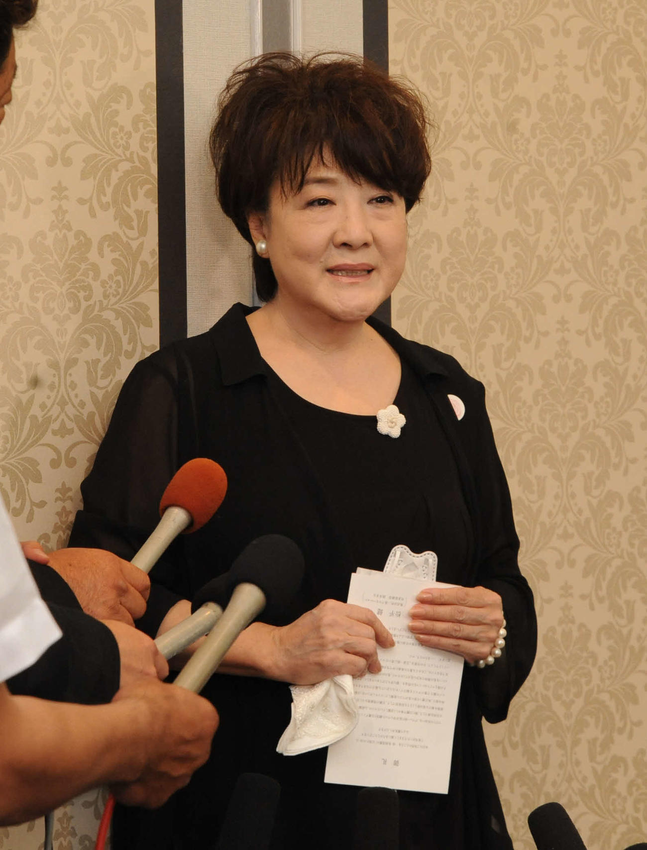 真島茂樹さんのお別れの会に訪れた川中美幸
