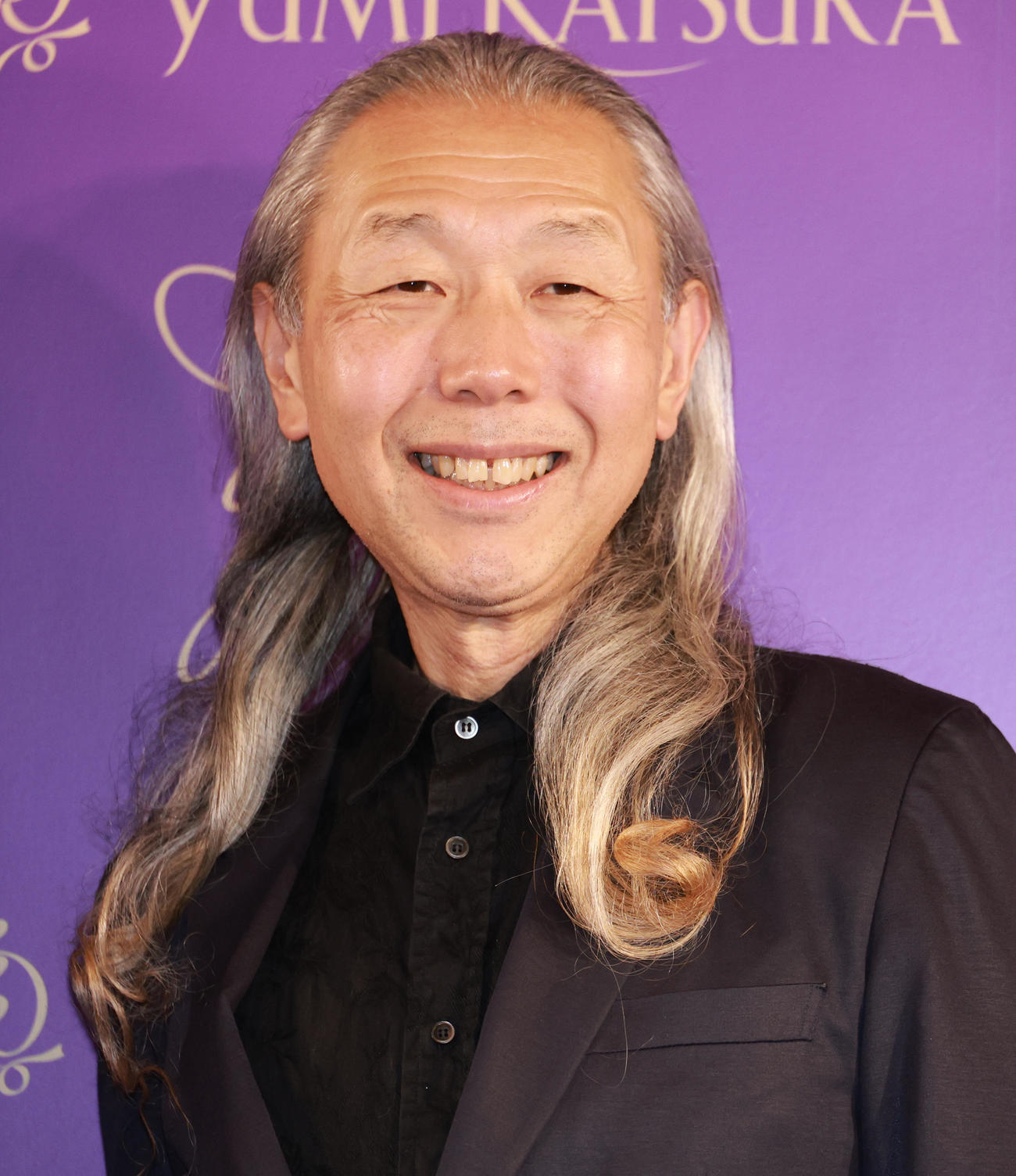 会見する假屋崎省吾氏（撮影・中島郁夫）