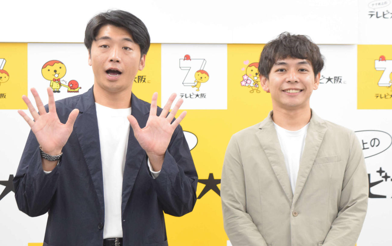さや香の新山（左）と石井（2023年撮影）