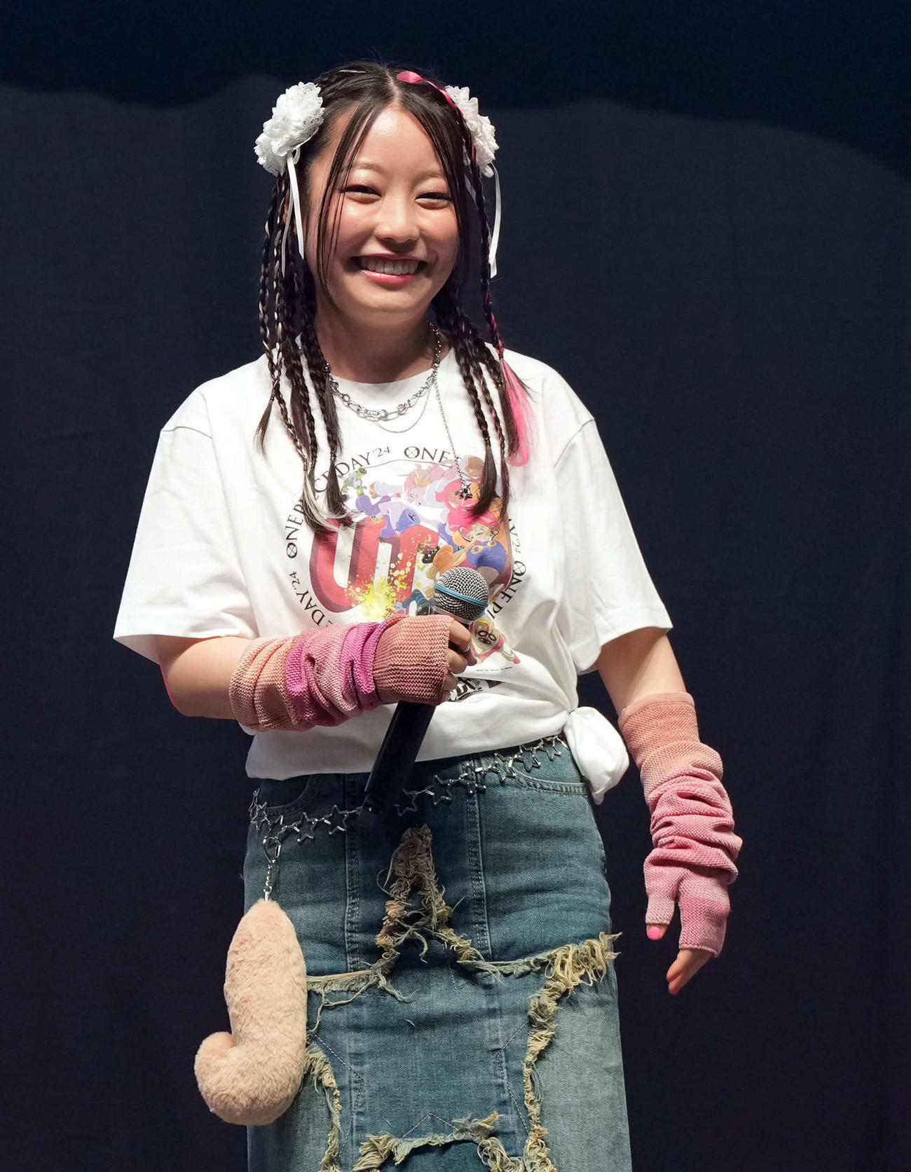 ステージに登壇したベガパンク声優陣。アトラス役の本渡楓（撮影・たえ見朱実）