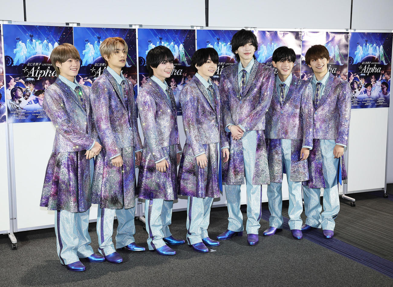 LIVE TOUR 2024　「＋Alpha」に臨むなにわ男子。左から大橋和也、高橋恭平、大西流星、西畑大吾、道枝駿佑、長尾謙杜、藤原丈一郎（撮影・足立雅史）