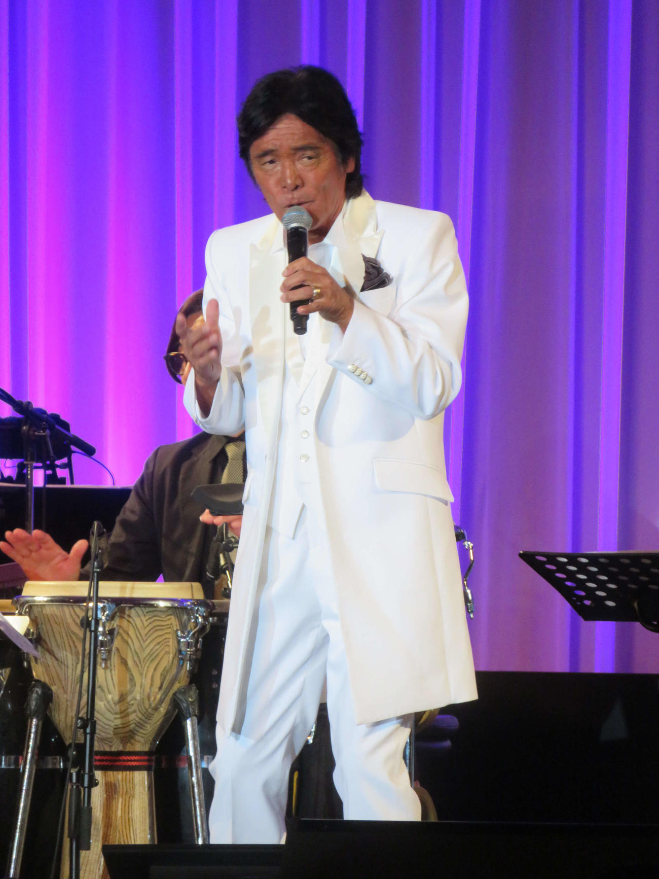 「インペリアル　ジャズ　2024」で「愛のメモリー　JAZZ ver」を熱唱する松崎しげる（撮影・村上幸将）
