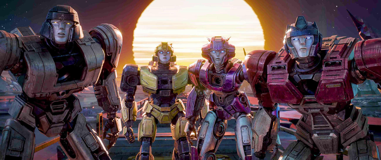 「トランスフォーマー／ONE」で、吉岡里帆が演じたエリータ－1（左から3体目）〓2024 PARAMOUNT ANIMATION. A DIVISION OF PARAMOUNT PICTURES HASBRO. TRANSFORMERS AND ALL