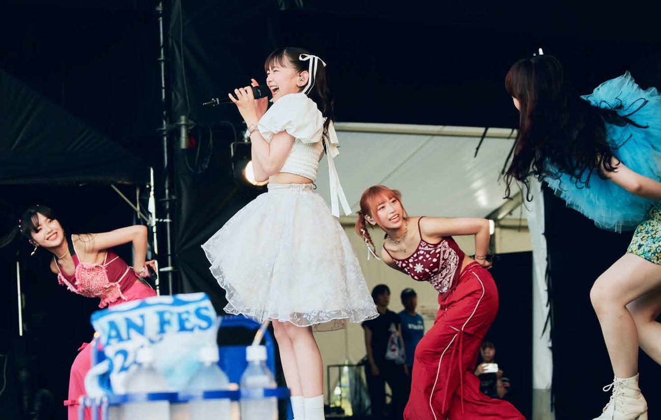 「ROCK IN JAPAN FESTIVAL 2024」に出演したアンジュルム（（C）ROCK IN JAPAN FESTIVAL2024）