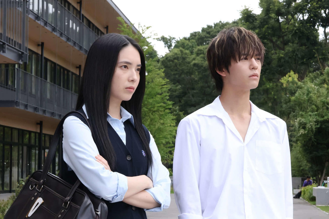 フジテレビ系「ビリオン×スクール」より左から大原梓、奥野壮（C）フジテレビ