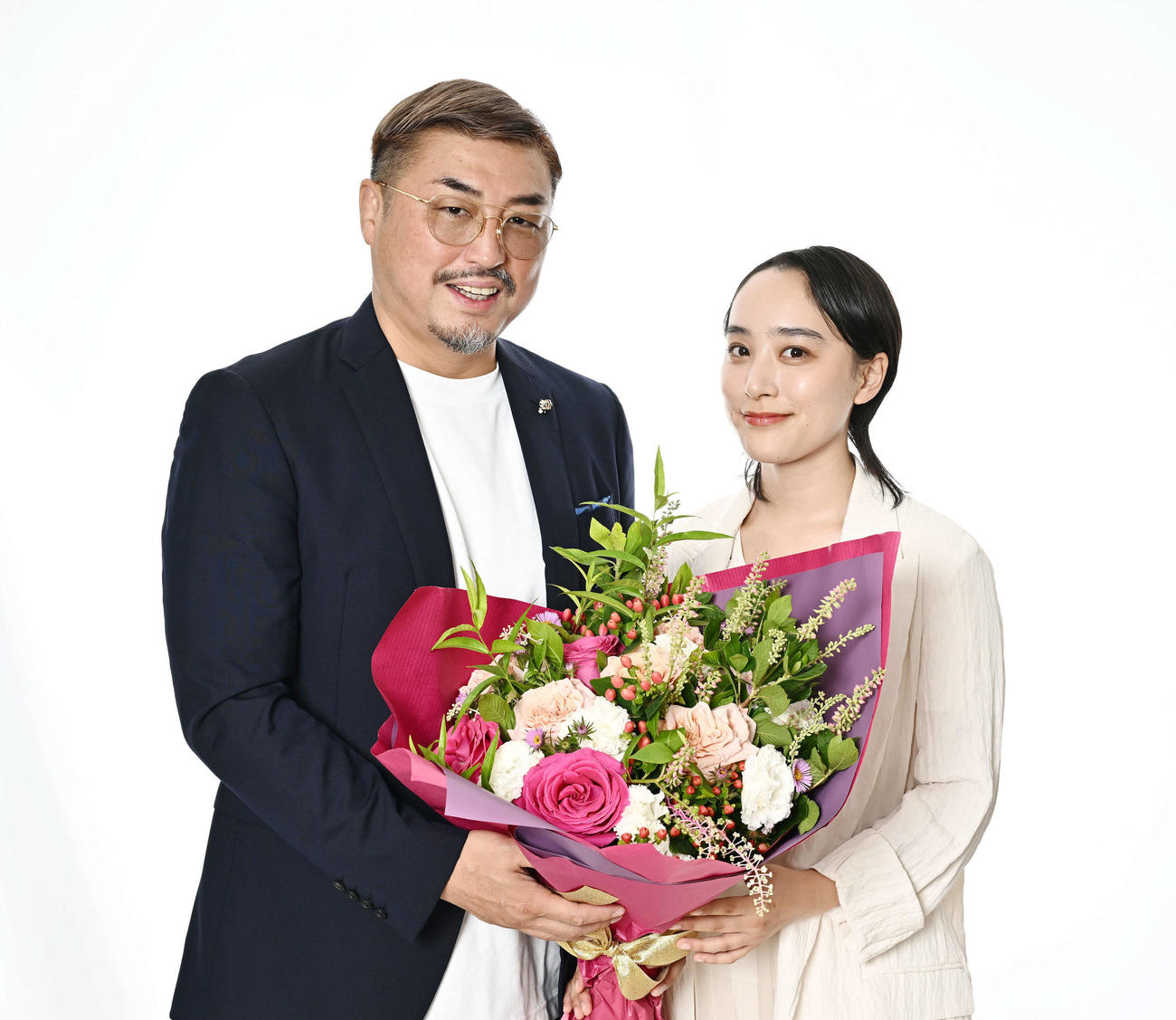 結婚した吉田美佳子（右）と元プロボクサーの大嶋宏成氏（撮影・滝沢徹郎）