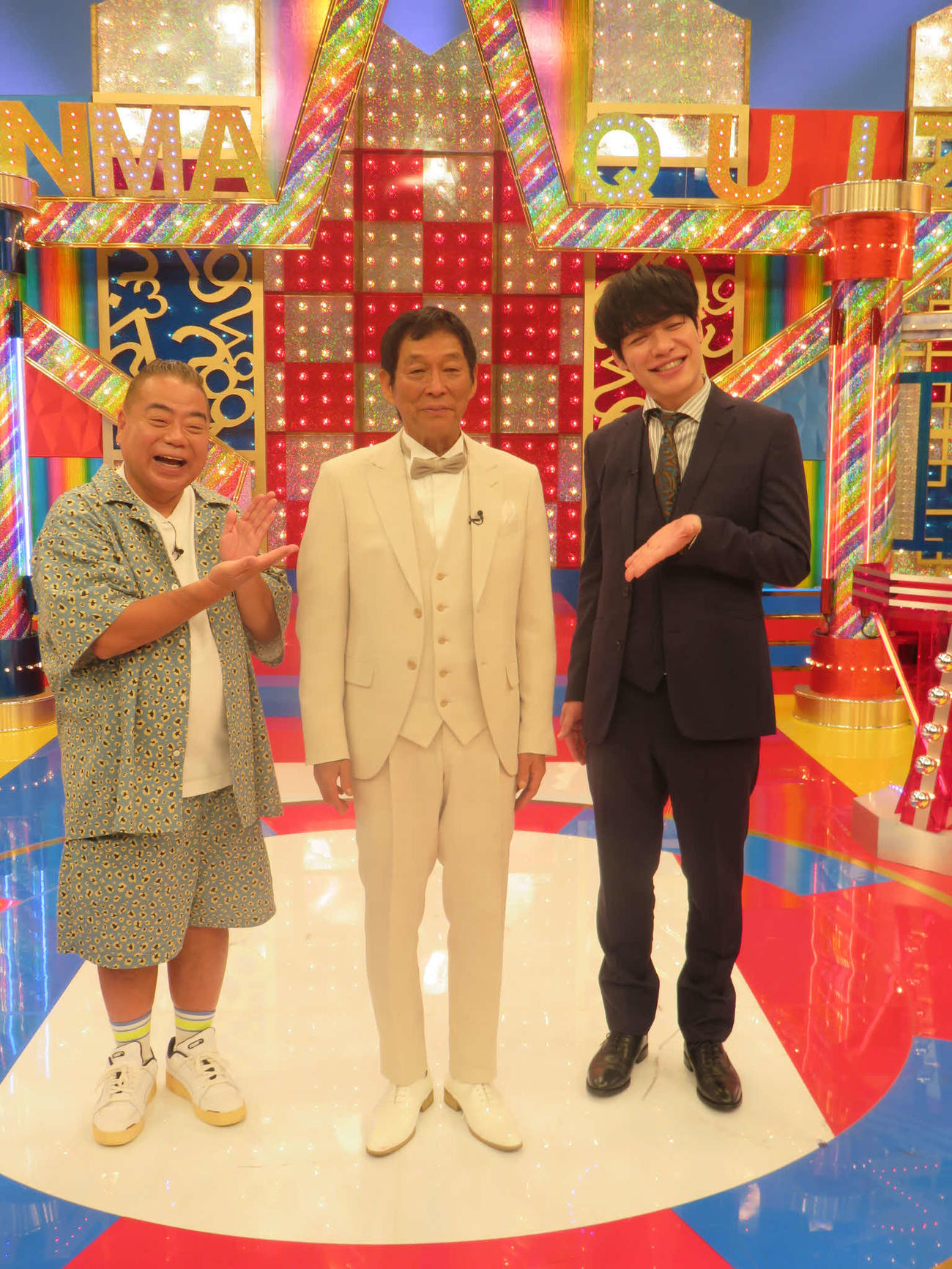 テレビ東京系「さんまさん！ここで問題です～解答者・明石家さんまVSクイズさん～」の収録に参加した、左から出川哲朗、明石家さんま、川島明