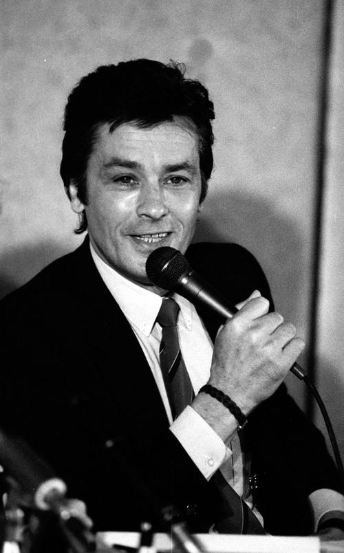 仏俳優アラン・ドロンさん死去　88歳　二枚目スターの代名詞　代表作「太陽がいっぱい」など