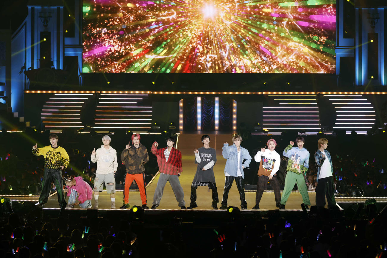 「EBiDAN THE LIVE CRUISE 2024」で歌唱するBUDDiiS