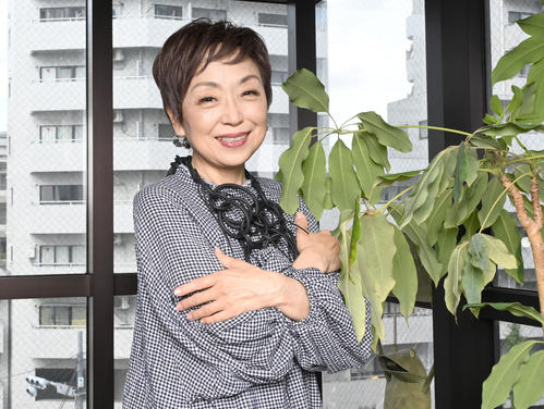 シャンソン歌手クミコ「銀巴里」デビューから42年…歌い続ける「愛の讃歌」最後は光のもとに