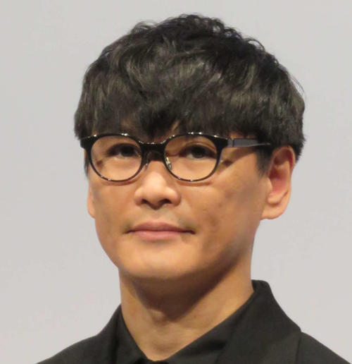 サカナクション山口一郎、Underworldとのショット公開「また新しい生きる理由できた」