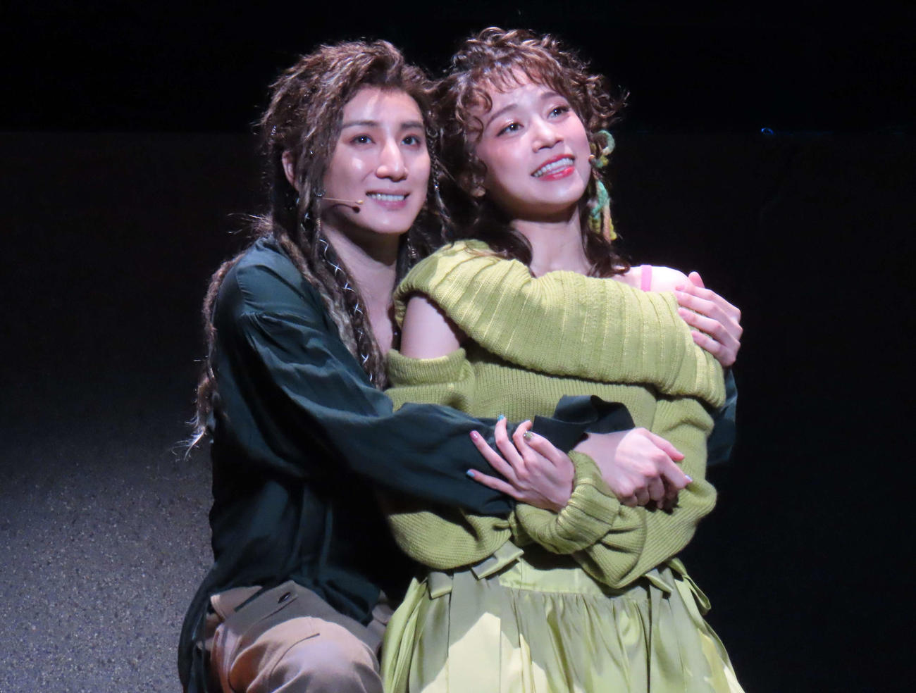 「モーツァルト！」に出演するSixTONES京本大我（左）と真彩希帆