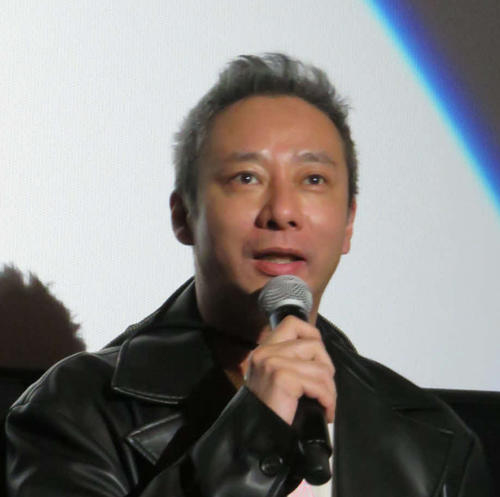 いしだ壱成、出演ミュージカルを父・石田純一が観劇　肩組みショットに「パパも嬉しそうやね！」