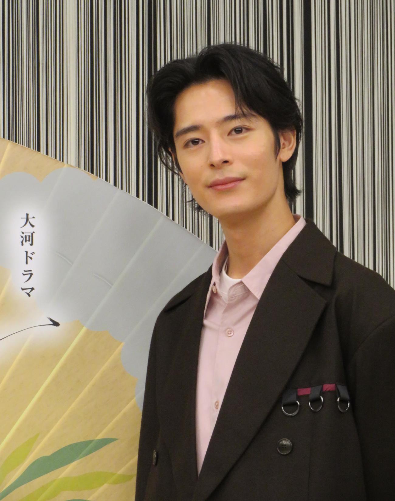 28日放送のNHK「歴史探偵　光る君へコラボスペシャル2　源氏物語」の取材会を行った塩野瑛久