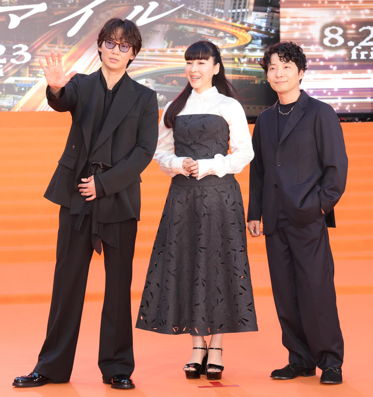 映画「ラストマイル」の「シェアード・ユニバース」プレミアムイベントに登場した、左から綾野剛、麻生久美子、星野源（撮影・野上伸悟）