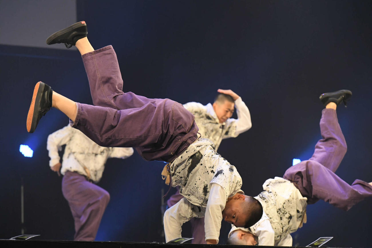 第12回全国高等学校ダンス部選手権でパフォーマンスする武南高等学校のメンバー