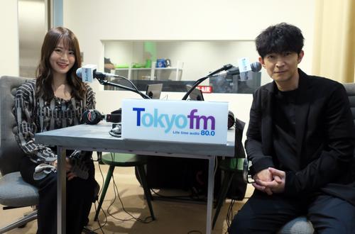 山崎玲奈、津田健次郎とラジオ出張生放送「すぐにリアクションがかえってくる感じが新鮮」