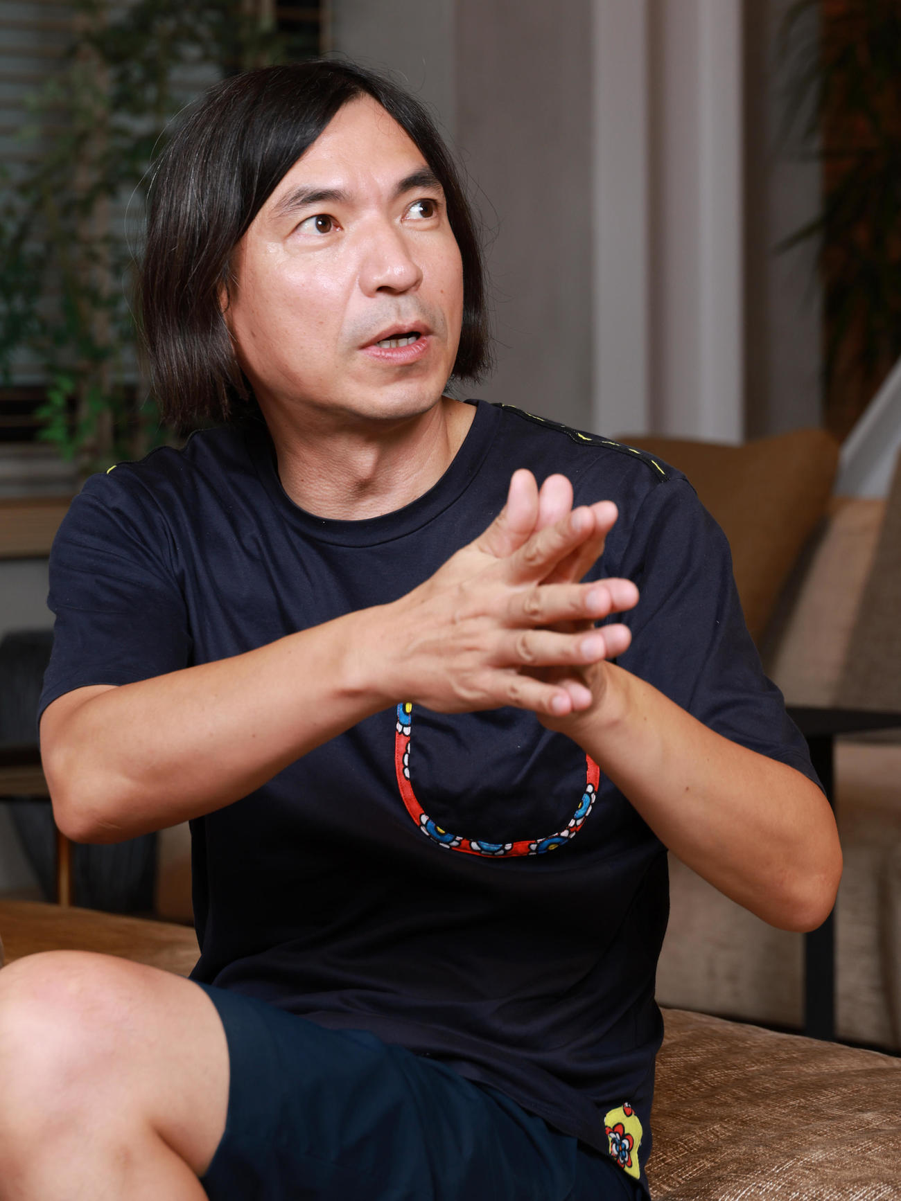芸能生活をふり返るとともに今後の抱負を語るふかわりょう（撮影・中島郁夫）