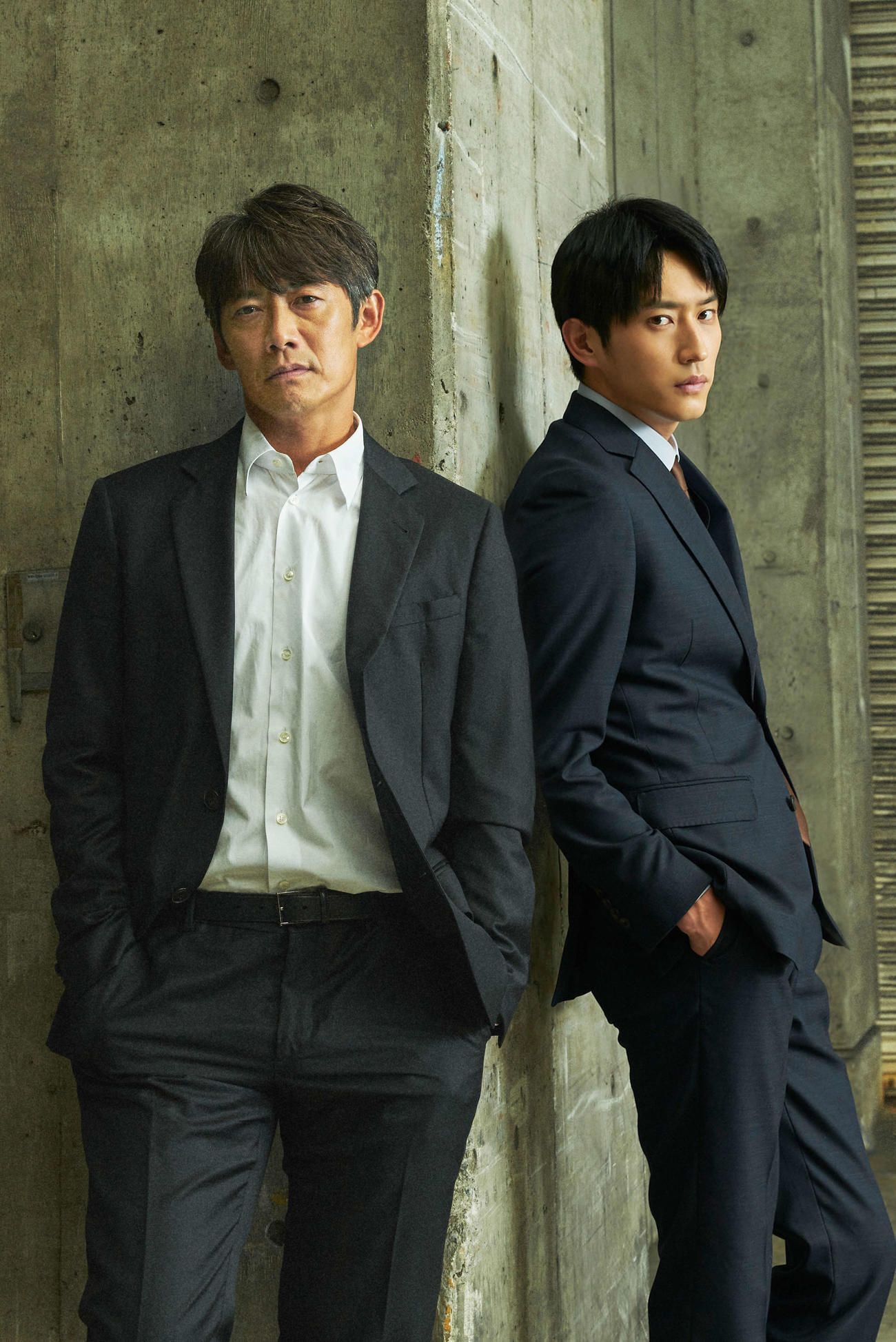 フジテレビ系「オクラ」でダブル主演を務める反町隆史と杉野遥亮