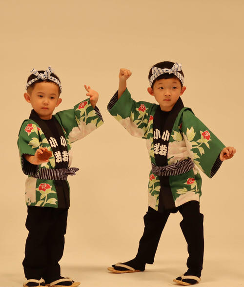 中村獅童の息子、６歳陽喜＆４歳夏幹がウェブCM　父は「何で呼ばれないんだ」そっと遠くで見守り