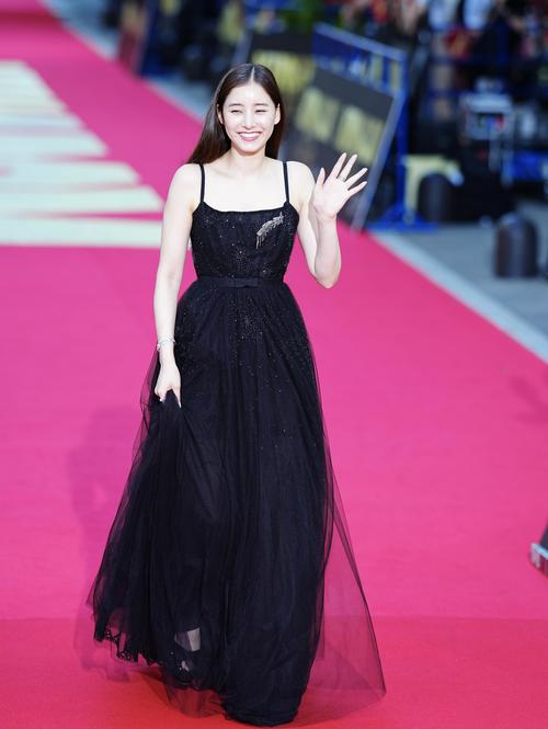 新木優子、久間田琳加とのプライベートショット公開　「美人姉妹」「見惚れちゃいます」と反響