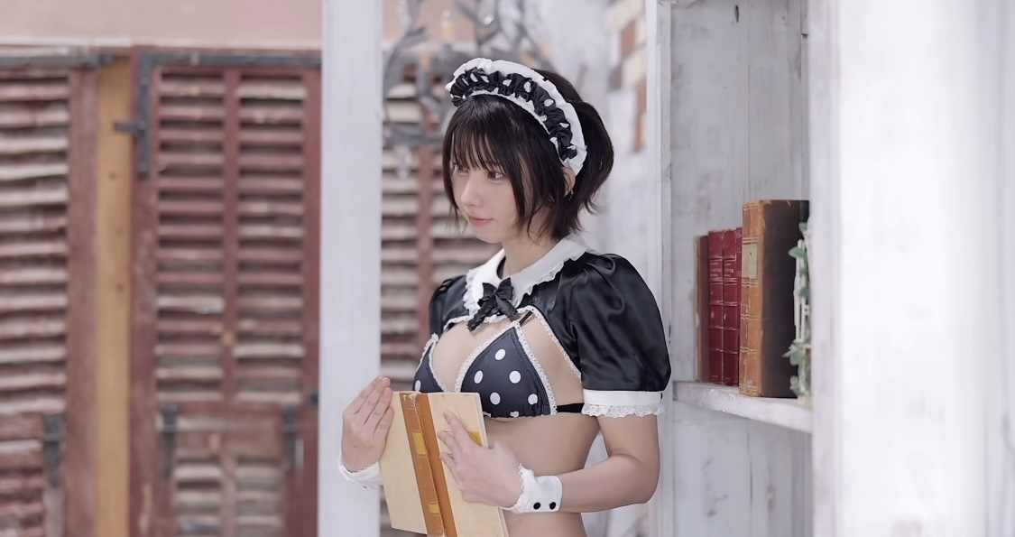 えなこのインスタグラムから