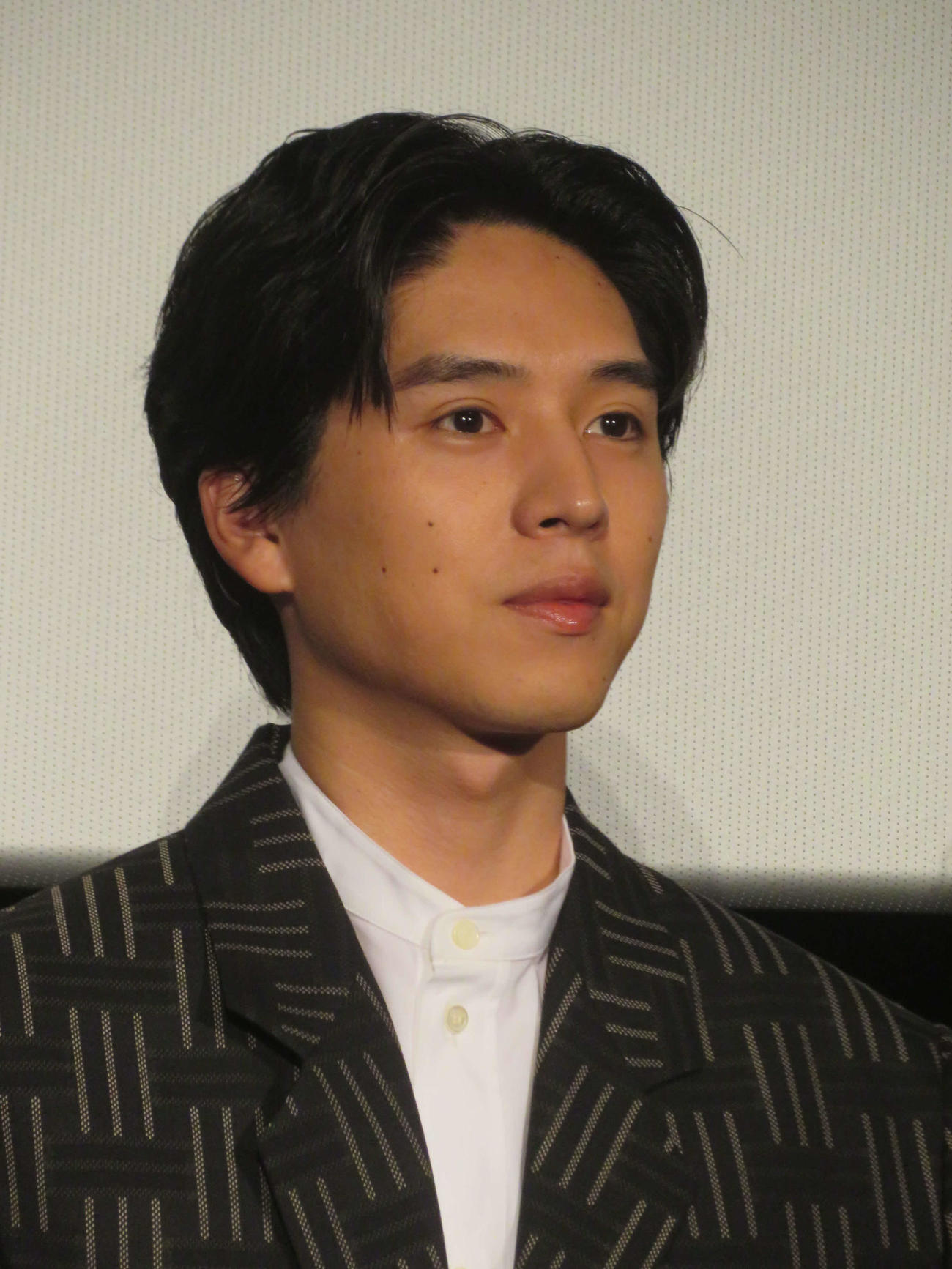 映画「シサム」完成披露舞台あいさつに出席した坂東龍汰