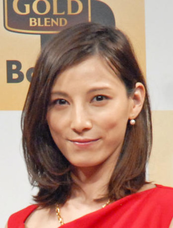 41歳の加藤あい、振り向き美人ショットをアップ　変わらぬ美貌に「歳取らないんですか？笑」