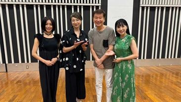 ラジオ収録に参加した、左から酒井法子、えまおゆう、森田健作、西村知美