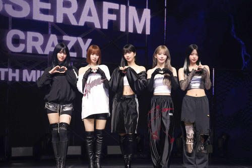 LE　SSERAFIM韓国で４枚目のミニアルバム「CRAZY」発売イベント　厳選５曲に自信