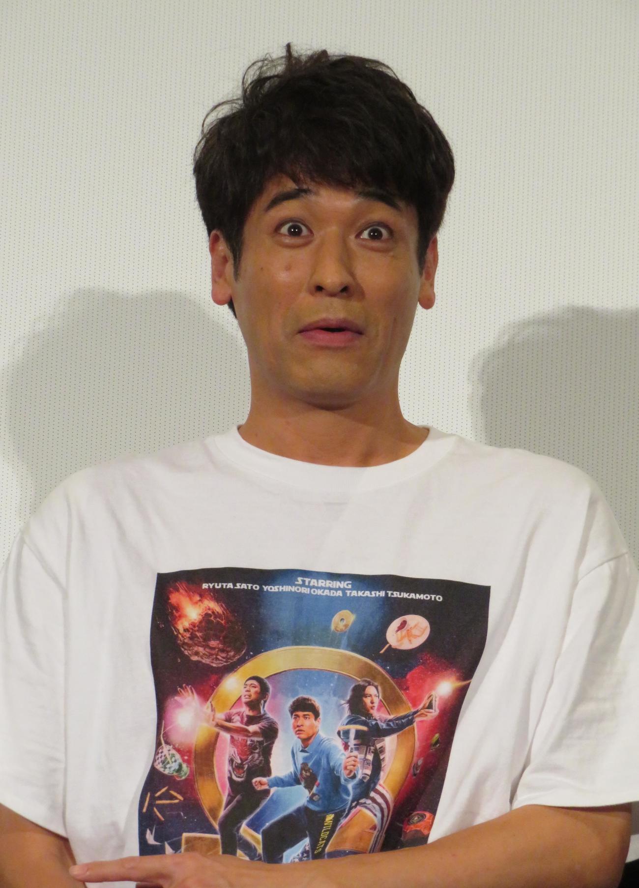 映画「THE3名様Ω～これってフツーに事件じゃね！？～」の公開初日舞台あいさつを行った佐藤隆太
