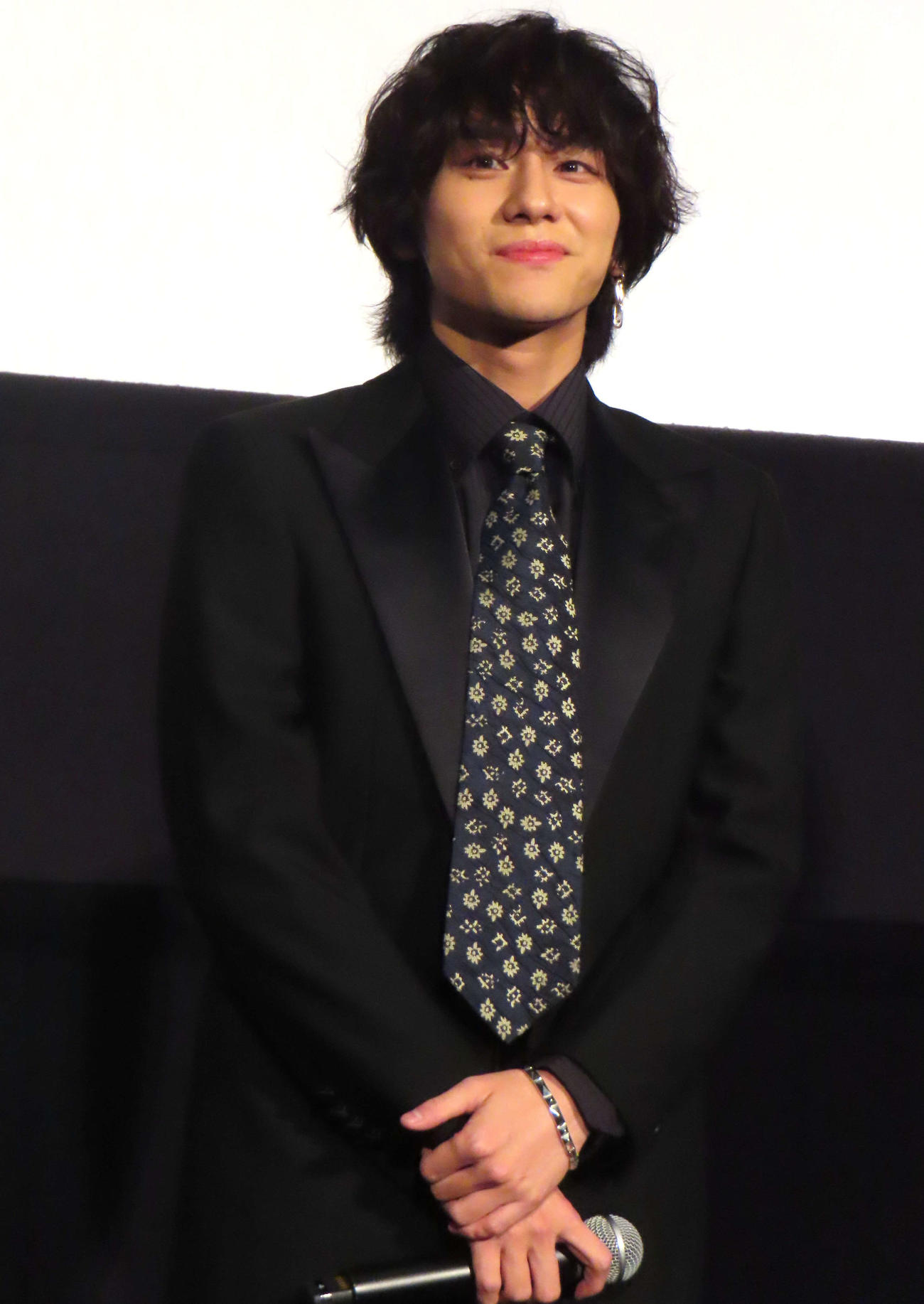 映画「マンガ家、堀マモル」初日舞台あいさつに登壇した山下幸輝