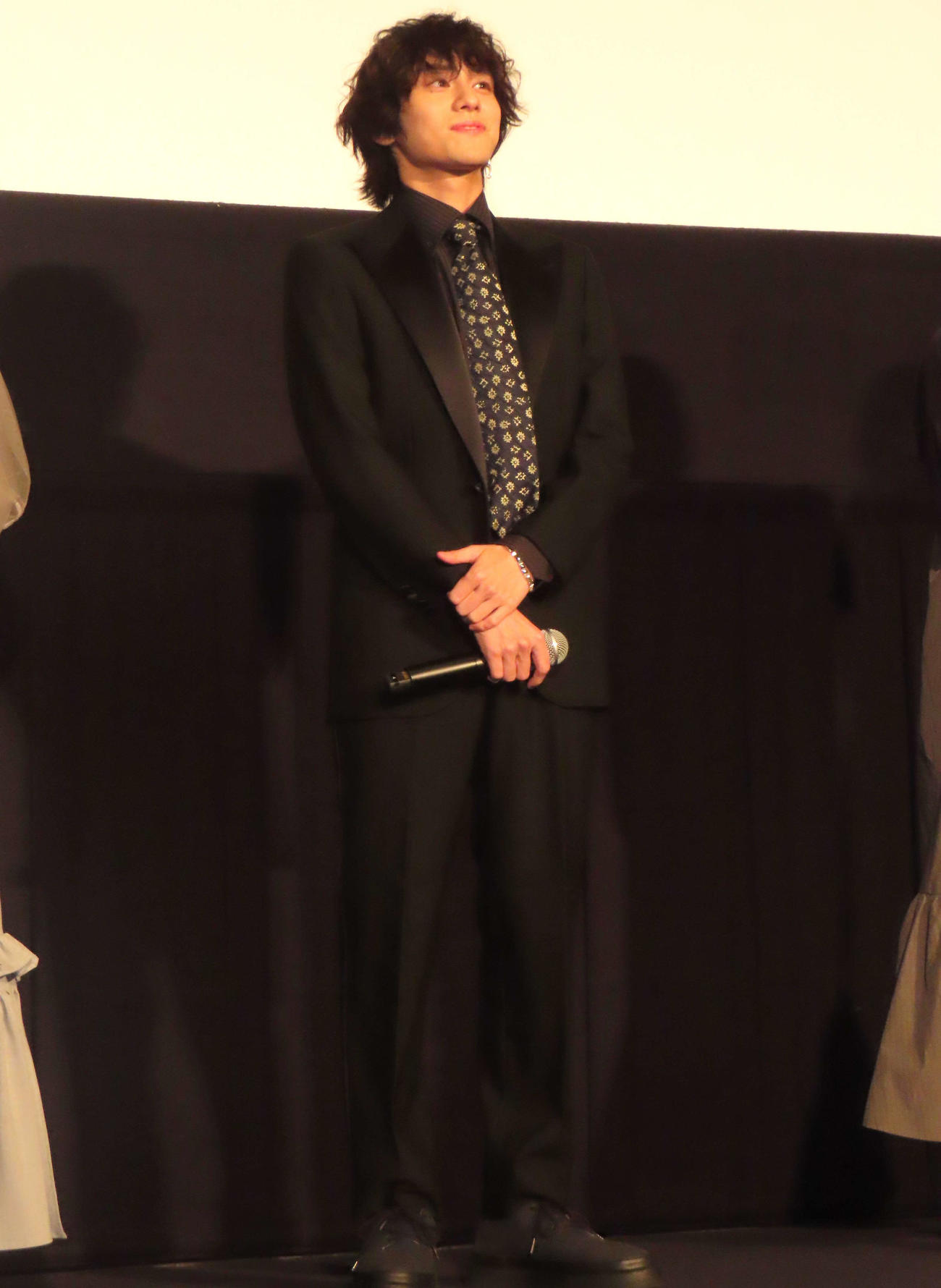 映画「マンガ家、堀マモル」初日舞台あいさつに登壇した山下幸輝