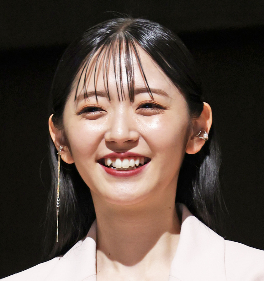鈴木愛理（2024年4月撮影）
