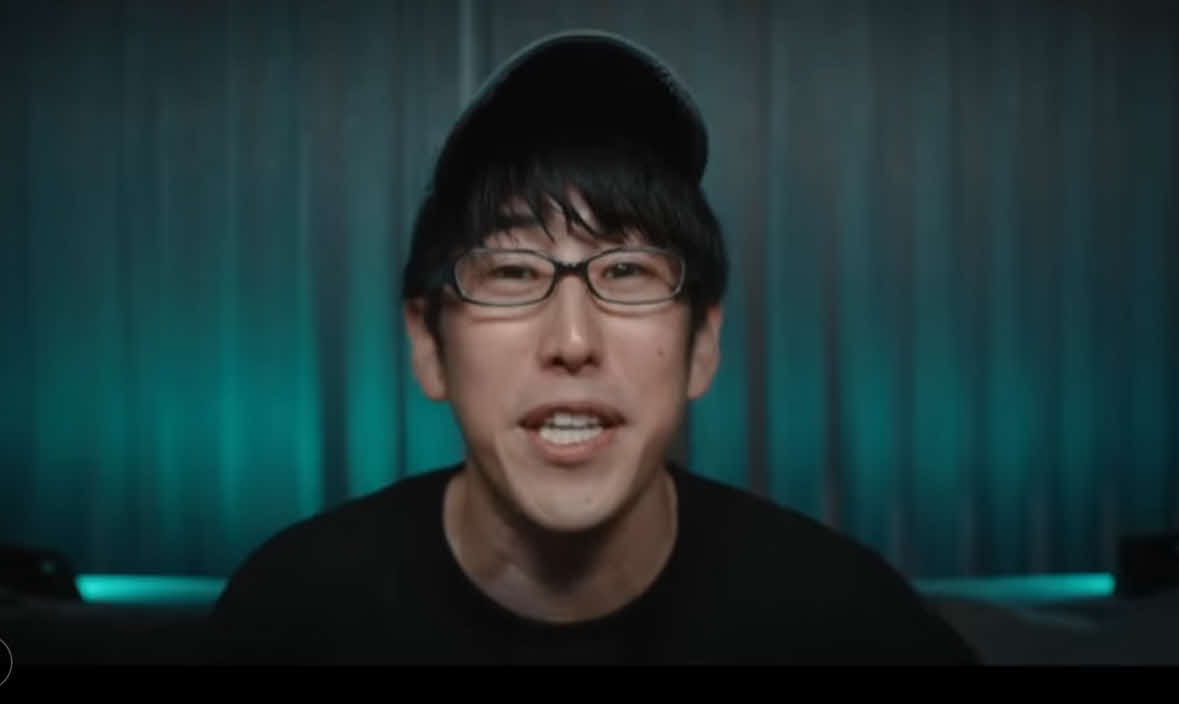 自身のYouTubeチャンネルでシークエンスはやともとのライブについて語るNaokiman