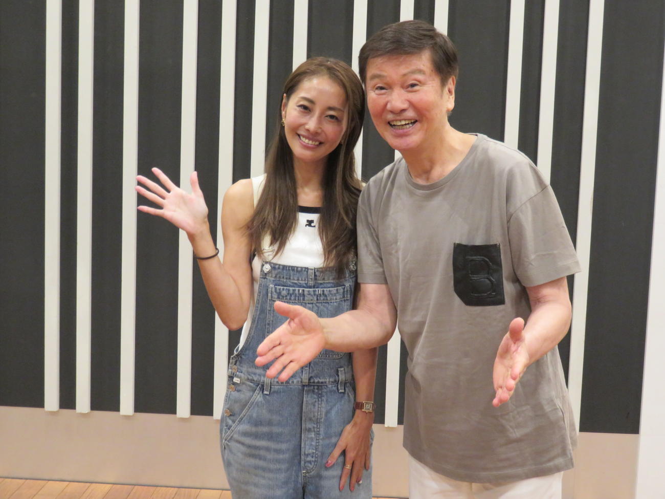 新しいスタートを切った熊切あさ美（左）と森田健作