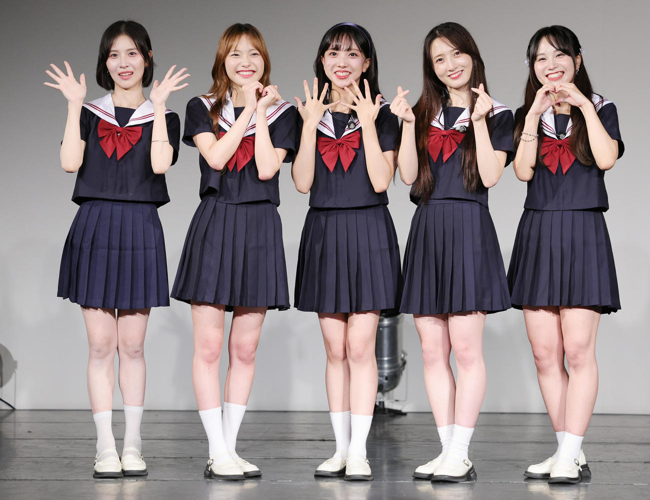 日本で初のファンミーティングを行ったUNICODE。左からMIO、HANA、ERIN、SOO－AH、YURA（撮影・野上伸悟）