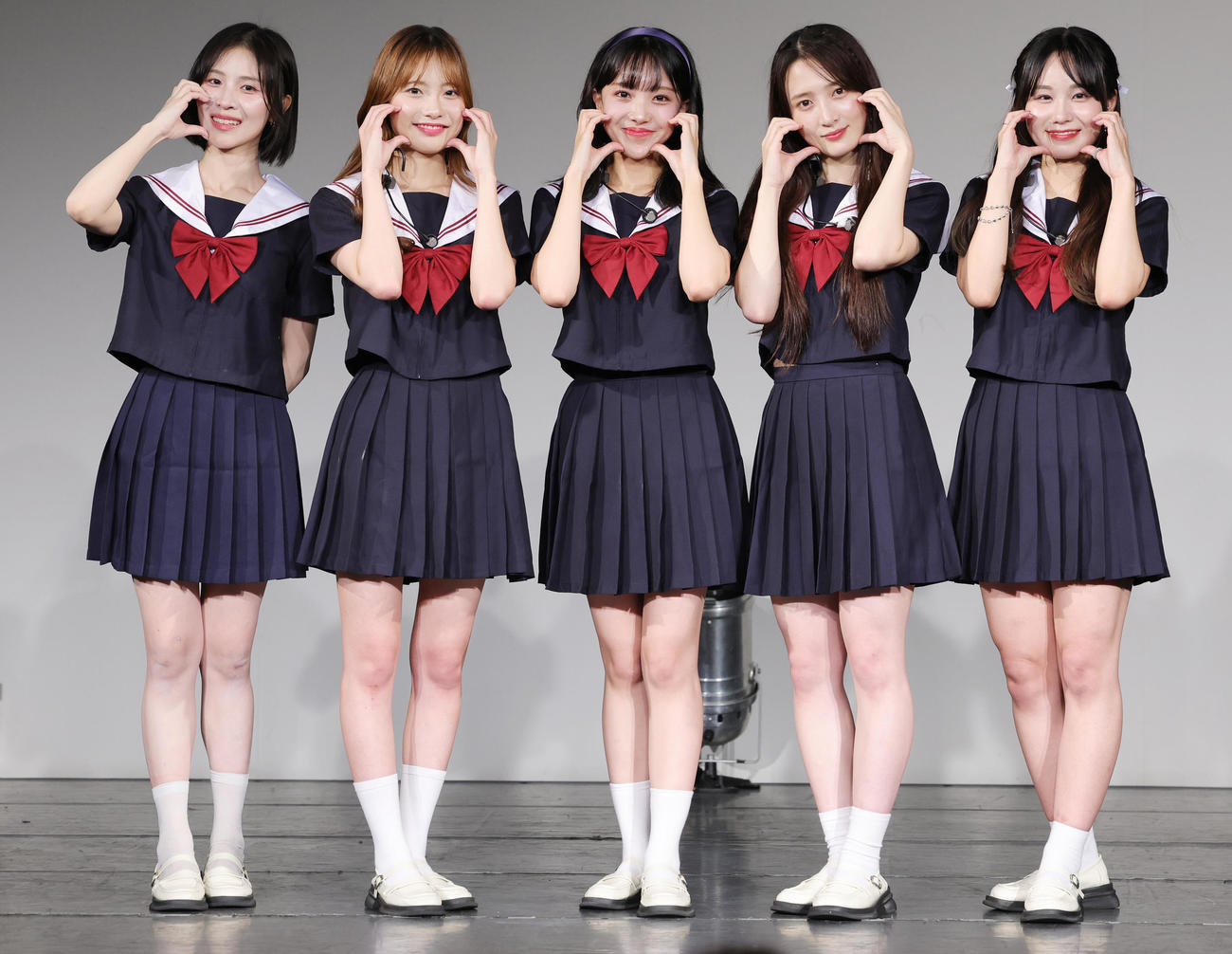 日本で初のファンミーティングを行ったUNICODE。左からMIO、HANA、ERIN、SOO－AH、YURA（撮影・野上伸悟）
