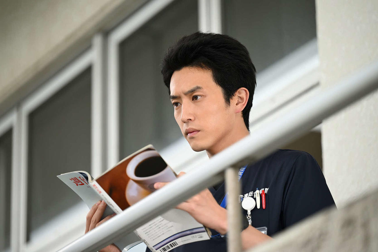 カンテレ・フジテレビ系「マウンテンドクター」より杉野遥亮（C）カンテレ