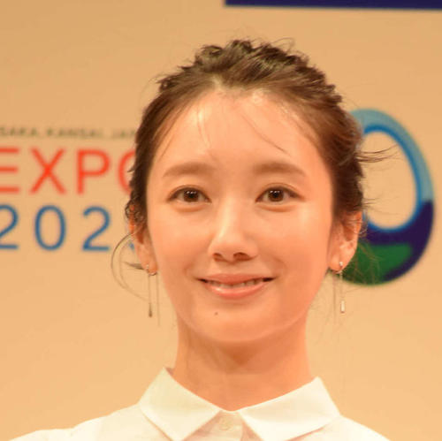 波瑠、24時間テレビSPドラマオフショット多数公開に「どの時代のスミちゃんもすてきでした」