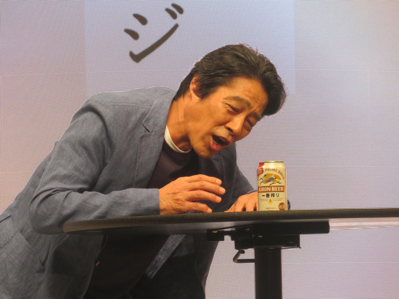 キリンビール「新・一番搾り」を褒める堤真一