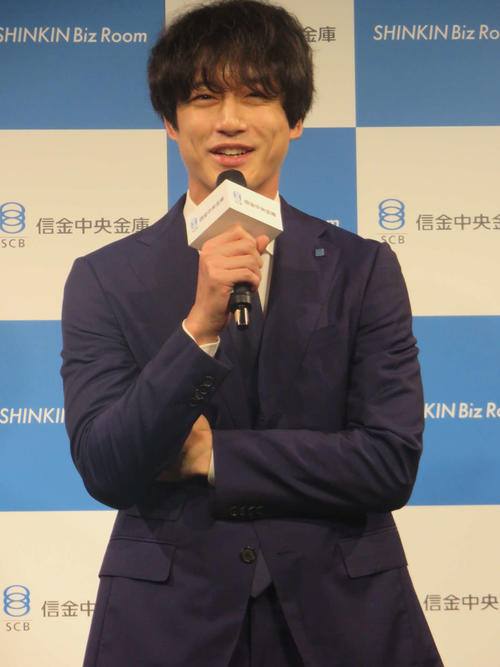 坂口健太郎が信金中央金庫のWebムービー「SHINKIN Biz Room」支配人就任