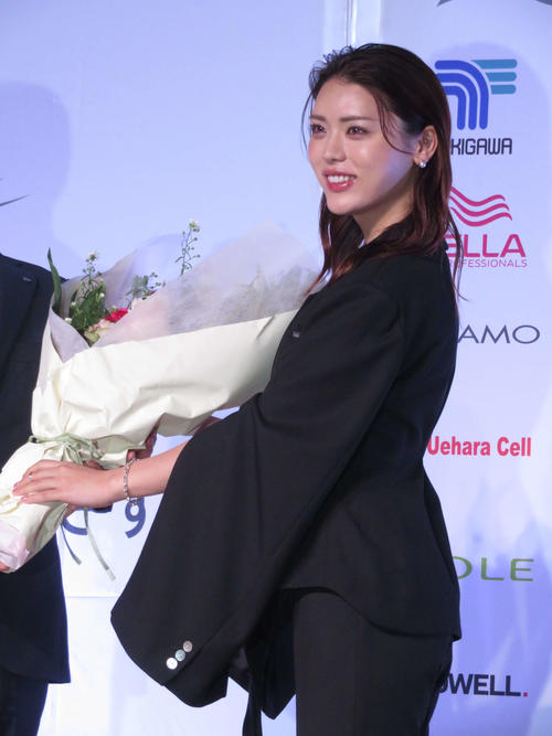 ジェンダーレスモデル井手上漠、母親へ感謝の思い「マイノリティーで孤独を感じていた」