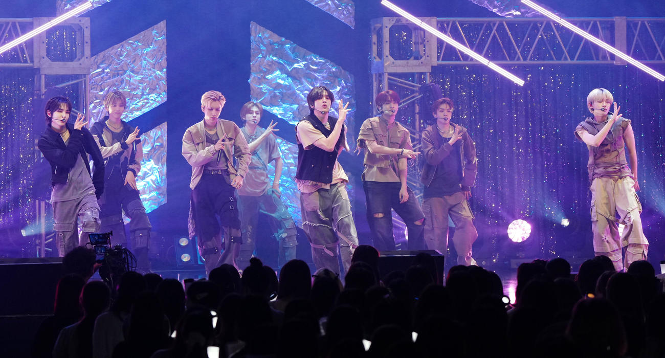 ファンコンサート「EPEX 2nd FANCON〈青春時節〉IN JAPAN」に臨むEPEXのメンバー（撮影・江口和貴）