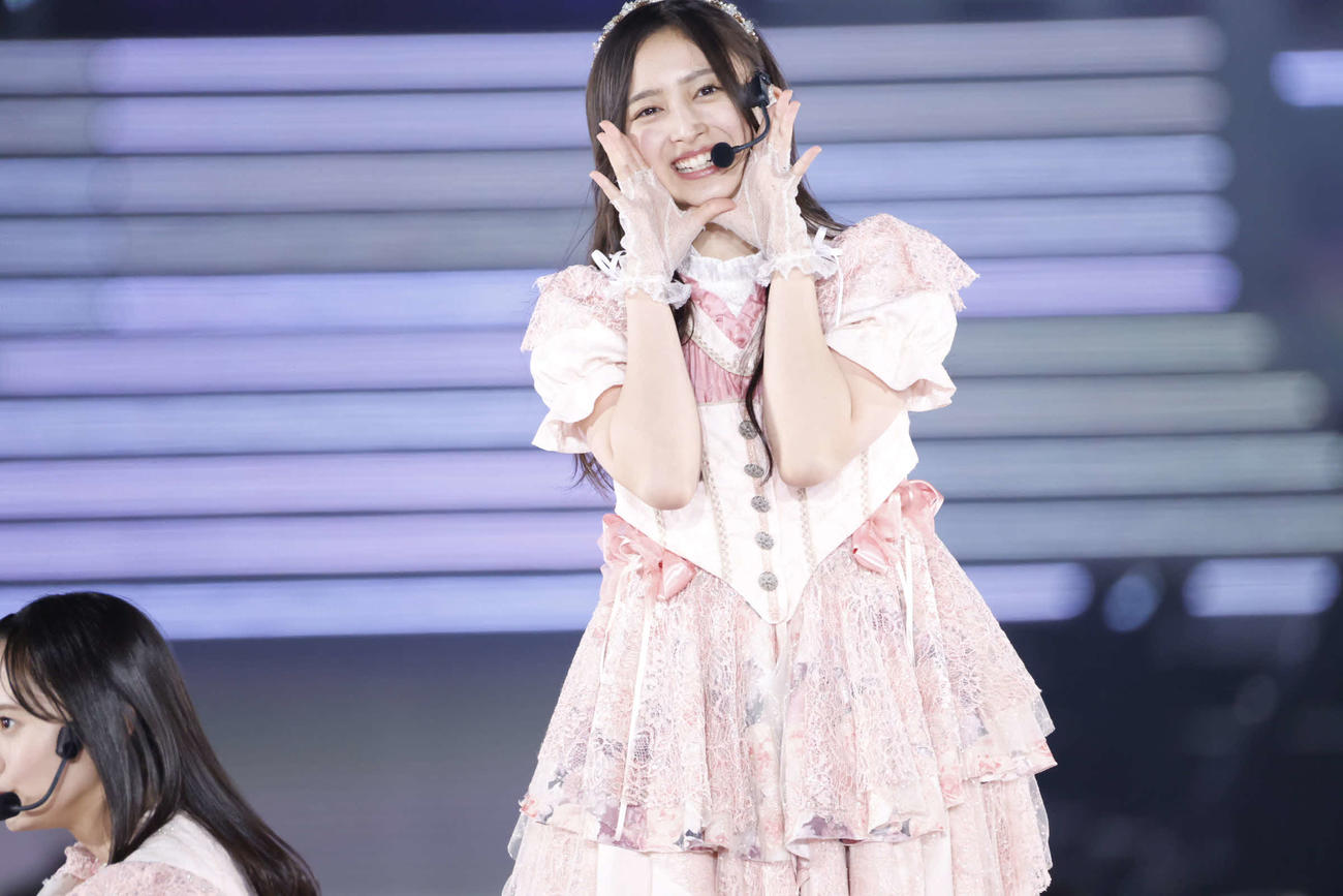 「真夏の全国ツアー2024」最終日公演でパフォーマンスする乃木坂46井上和